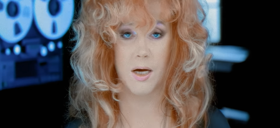 Поклонники отвергли версию о психологическом воздействии на Пугачеву